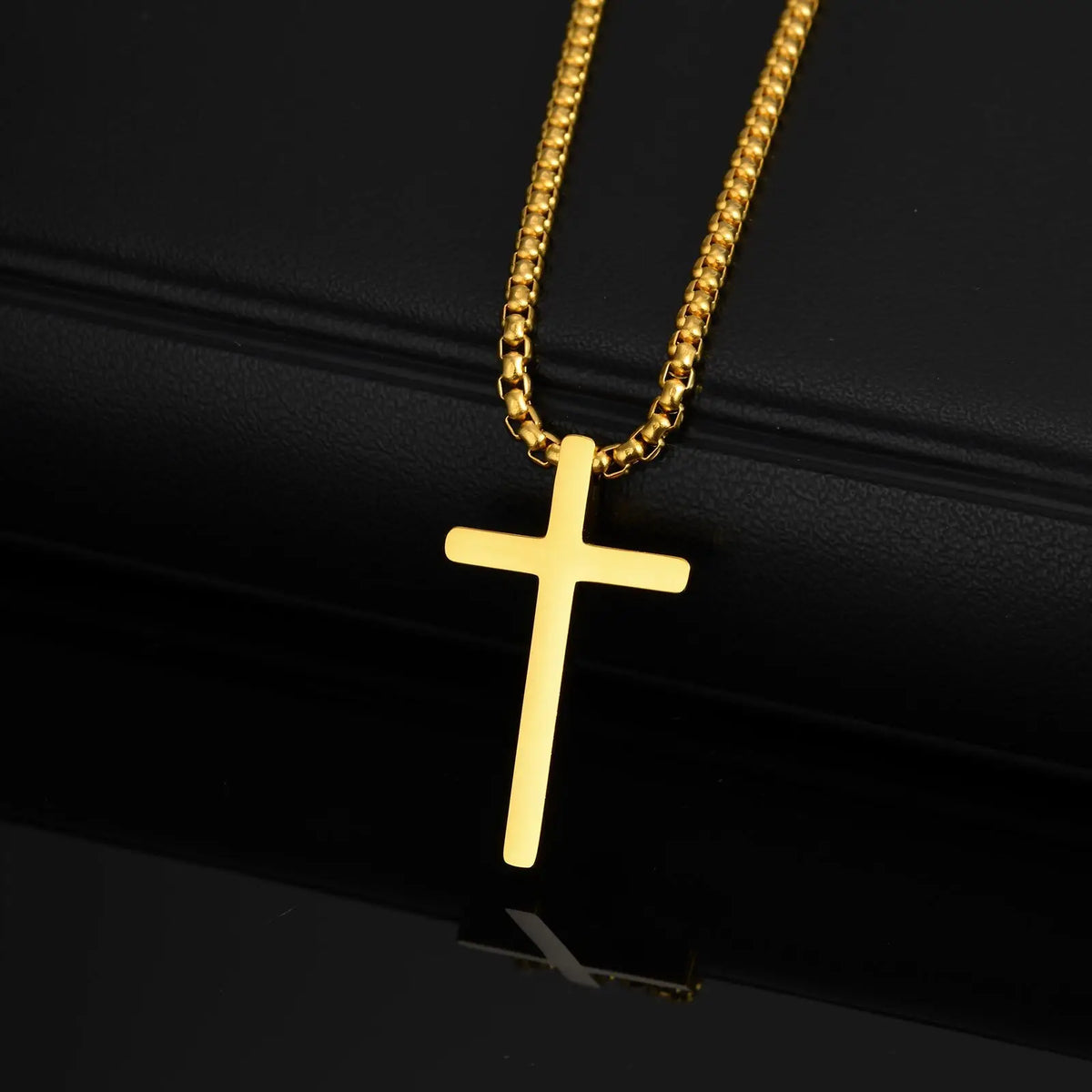The Cross Pendant Necklace